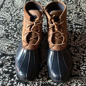 Womens Sperry duck boots size 9.5
